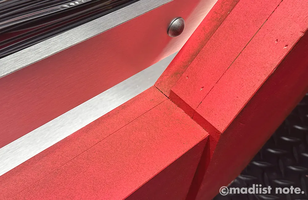 エイジング加工された内装